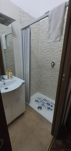Bathroom 4