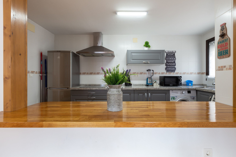 Room 5, Tolox 2 in Tolox With 1 Bedrooms and 1 Bathrooms, Málaga