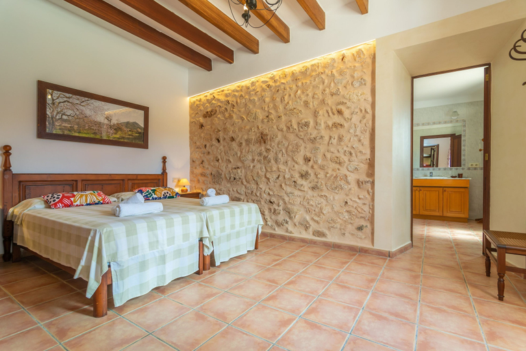 Room 4, Can Pu a in Santany, Baleares