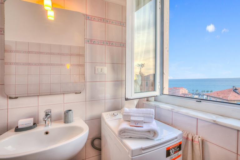 Room 2, Il Nido di Censin in Imperia, Imperia