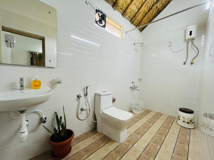 Bathroom 3, THE BOHO CHALET, Bellary