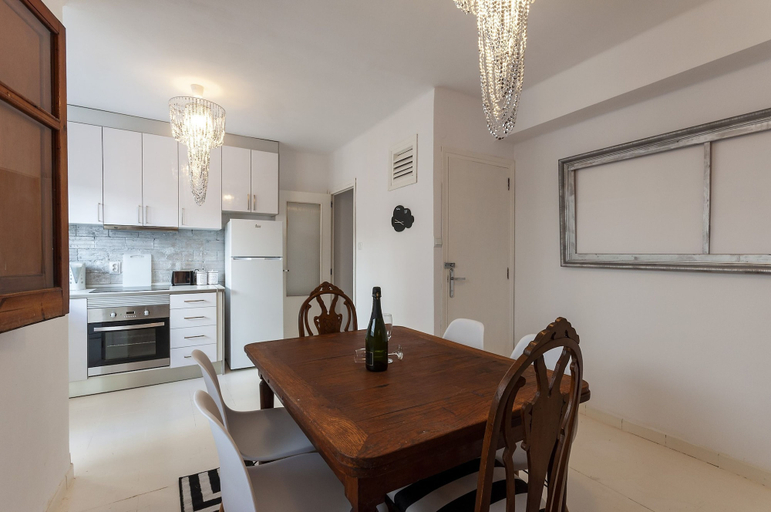 Room 5, Samba in Gandia With 3 Bedrooms and 1 Bathrooms, Valencia