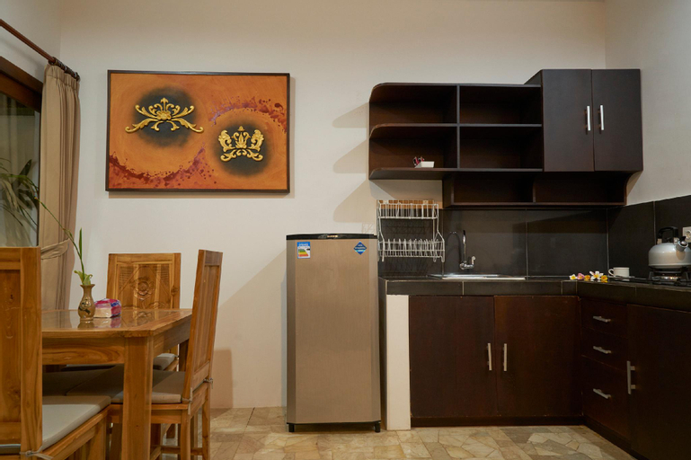 Dining Room 15