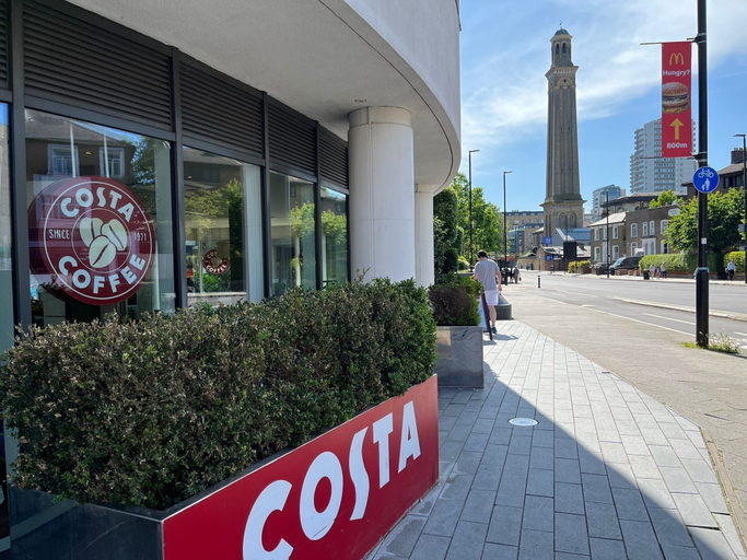 Exterior & Views 2, New Spacious 4 Bed Apartment in Kew Bridge, London