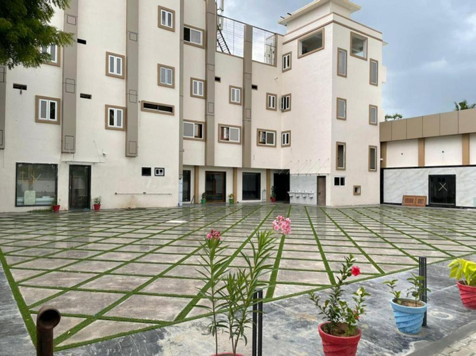 PARAS MAHAL, Vellore