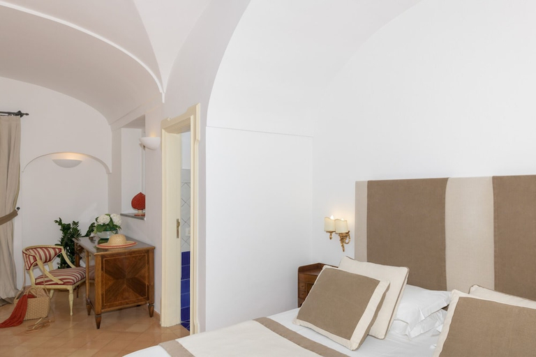 Bedroom 3, L Ancora, Salerno