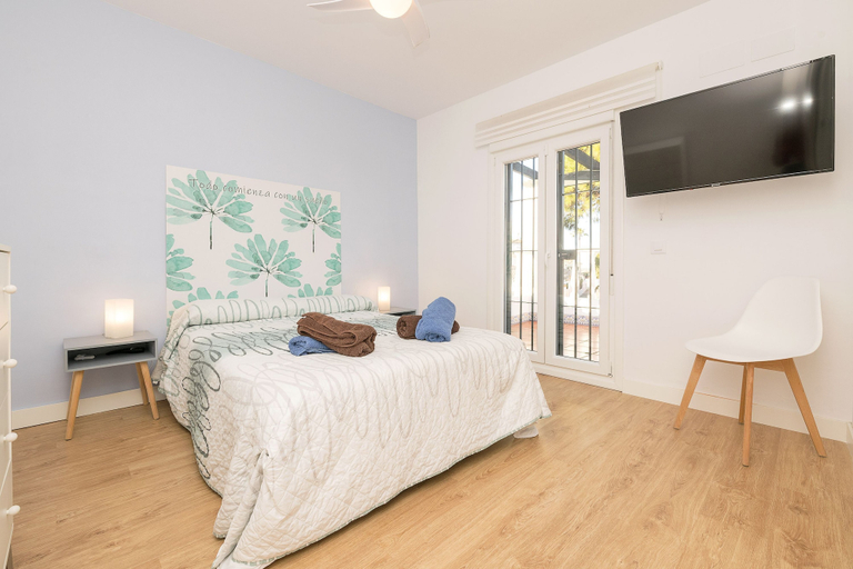Room 5, Villa Del Sol in Poblado Sancti Petri, Cádiz