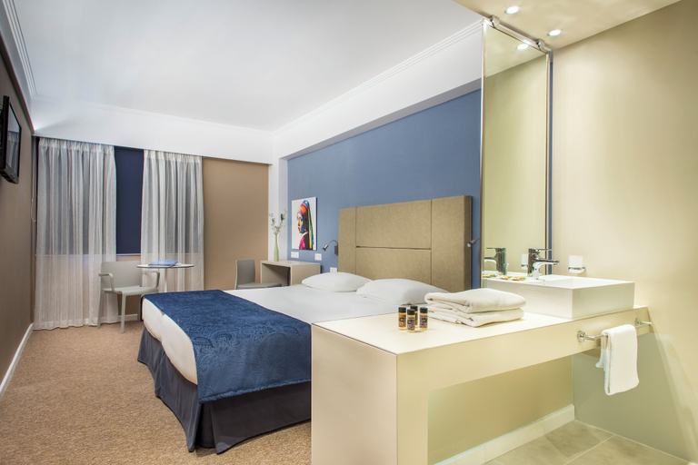 Bedroom 3, Airotel Alexandros Hotel, Attica