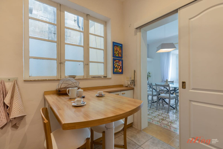 Others 5, Eclectic Apartment With Incredible Harbour Views
