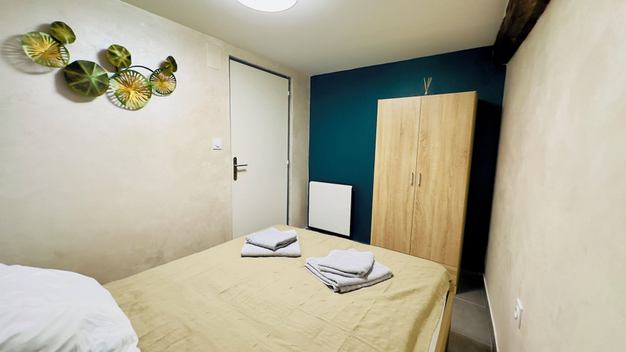 Bedroom 4, Appartement Cosy à Guilliers, Morbihan