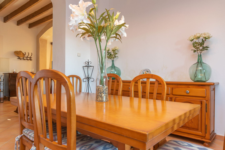 Room 3, N Amera in Santa y With 5 Bedrooms and 5 Bathrooms, Baleares