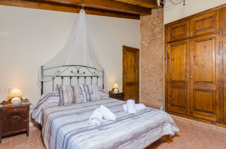 Room 5, Son Fumat in Santany, Baleares