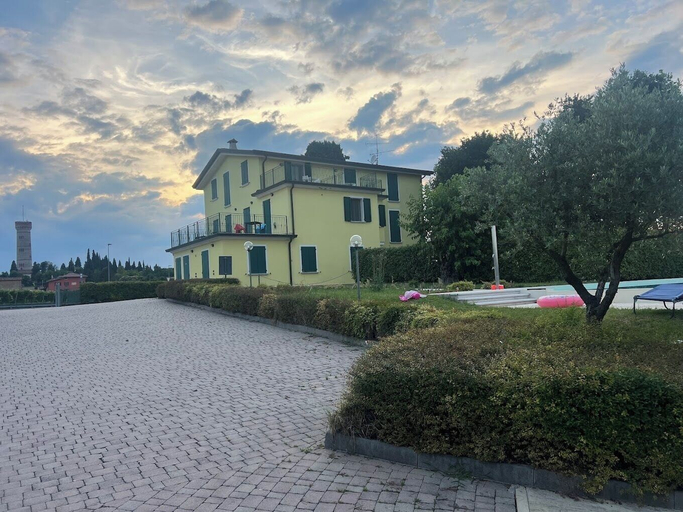 Exterior & Views 2, Albergo Quattro Pini, Brescia