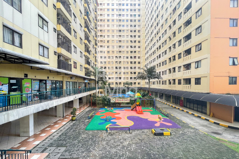 Exterior & Views 25