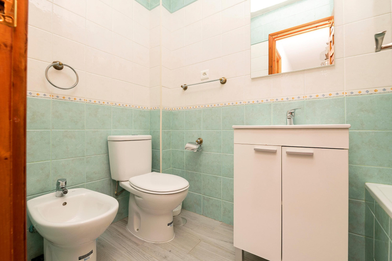 Room 4, El Paseo Del Faro in Chipiona, Cádiz