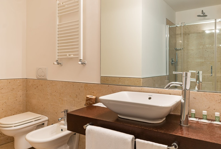 Bathroom 4, B&B HOTEL Pisa Airport, Pisa