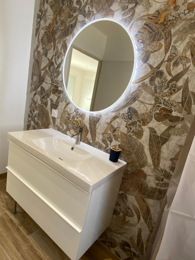Bathroom 3, Villas Cabiscol, Gard