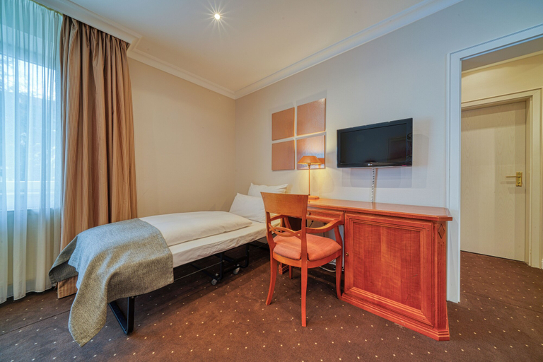 Bedroom 4, Parkhotel Am Glienberg by Fairway Hotels, Vorpommern-Greifswald