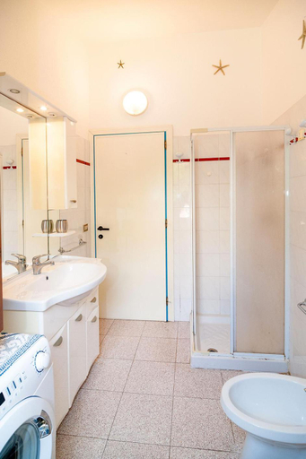 Bathroom 2, Casa Podda, Nuoro