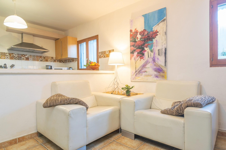 Room 2, Cas Ciutada in Inca With 2 Bedrooms and 1 Bathrooms, Baleares