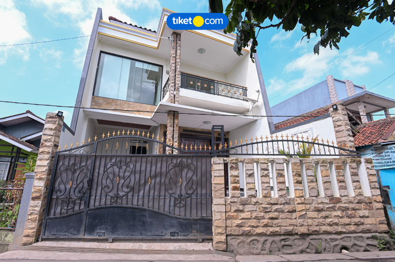 Exterior & Views 4, Hardi Homestay Lembang, Bandung