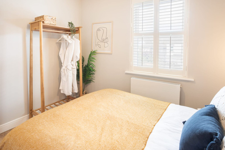 Bedroom 3, Host Stay The School House, Herefordshire