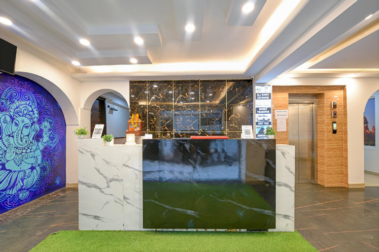 Public Area, Hotel Empire Suites Near Delhi Airport, West