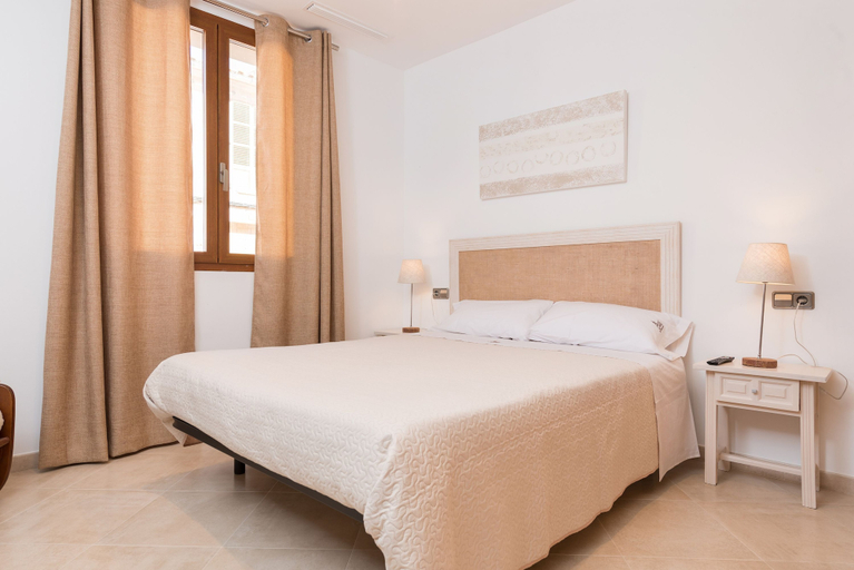 Room 2, Es Campanar in Santany, Baleares