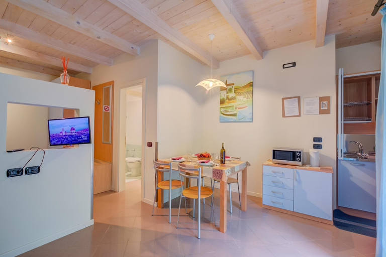 Room 2, Blue Apartment Desenzano With Wifi, Brescia