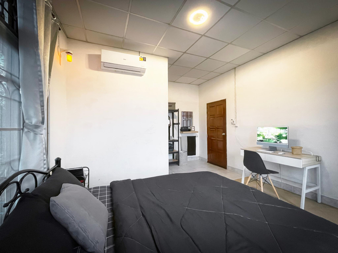 Bedroom 2, Silpasom ARTstay, Phunphin