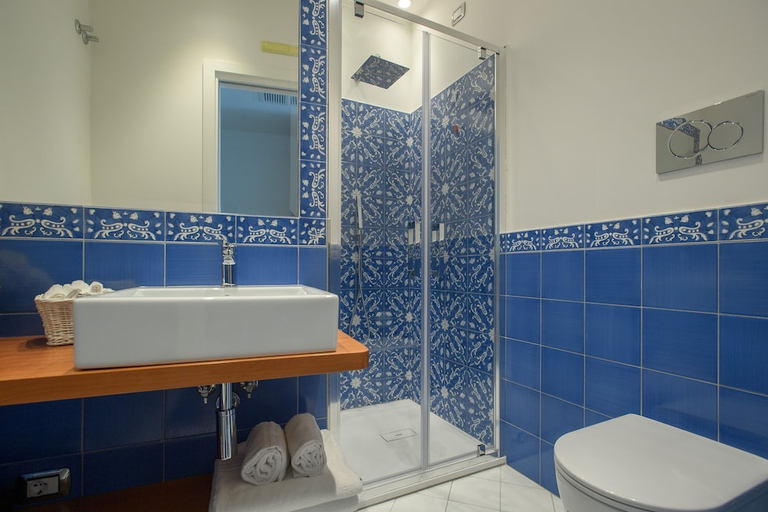 Bathroom 3, Il Pino Di Maurizio, Salerno