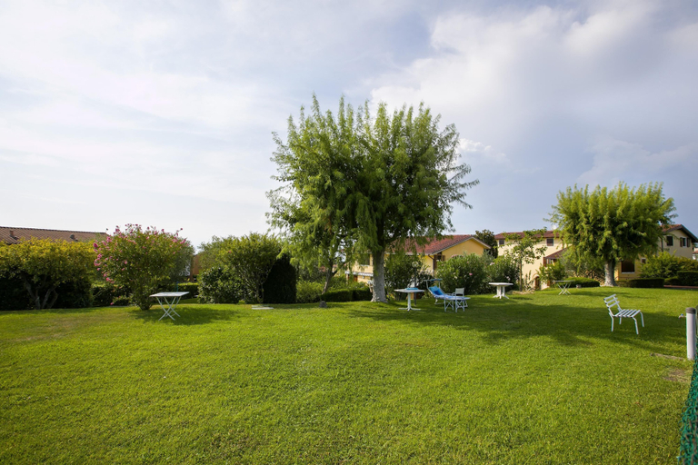 Room 5, Bardolino Garden Pool Tennis on the Lake, Verona
