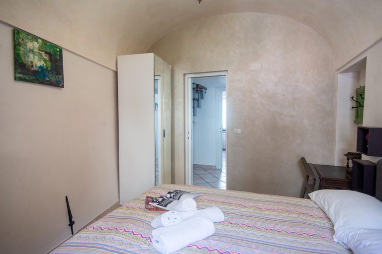 Room 5, Casa Felice in San Remo, Imperia