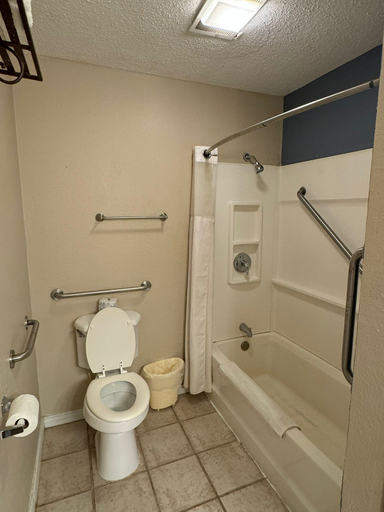 Bathroom 3, Four Horsemen Hotel, Denton