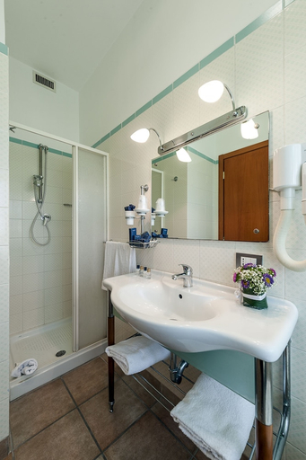 Bathroom 3, MILLENNIUM GOLD HOTEL, Napoli