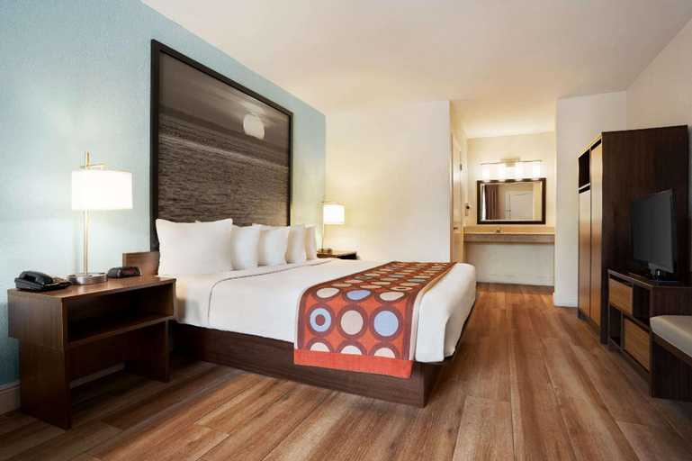 Bedroom 16