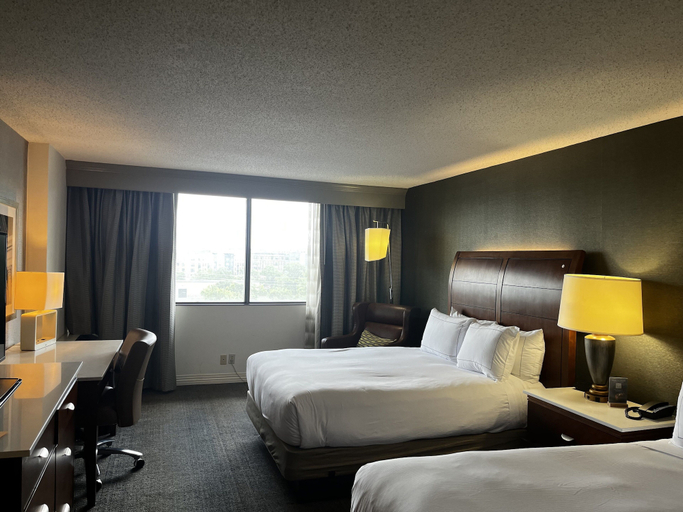 Bedroom 2, Hilton Washington DC/Rockville Hotel & Executive Meeting Ctr, Montgomery