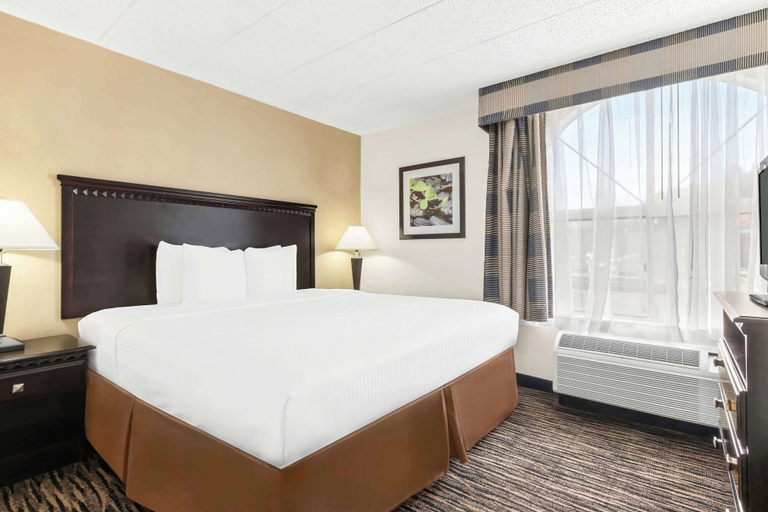 Bedroom 3, Best Western Hazlet Inn, Monmouth