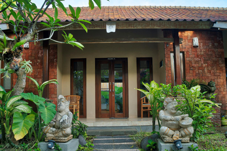 Exterior 1