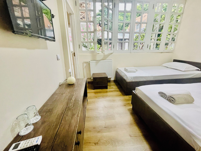 Bedroom 4, Bon Voyage, Tbilisi