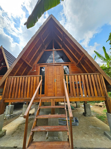 Exterior & Views 13