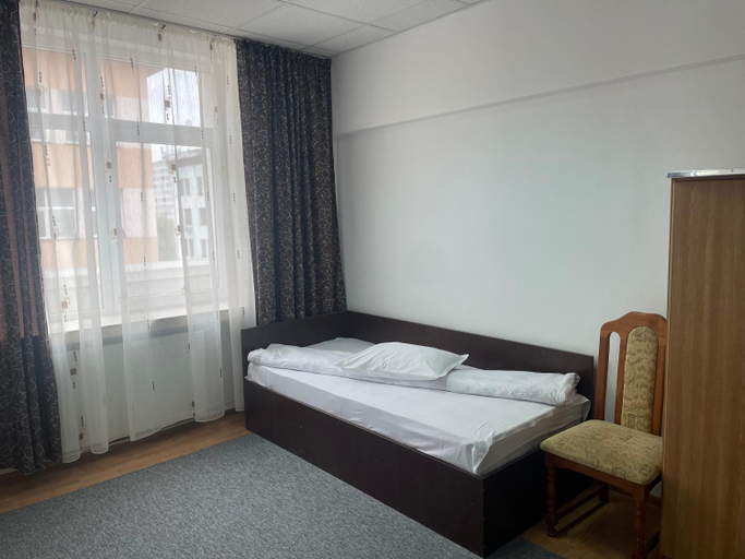 Others 5, Studio Rentals, Onesti