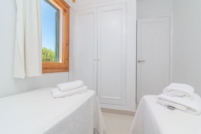 Room 2, Villa Victoria in Cala en Porter, Baleares
