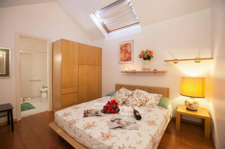Room 3, Riva del Caolino in Ispra, Varese