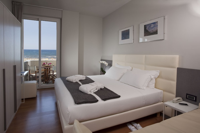Bedroom 3, Ascot, Rimini