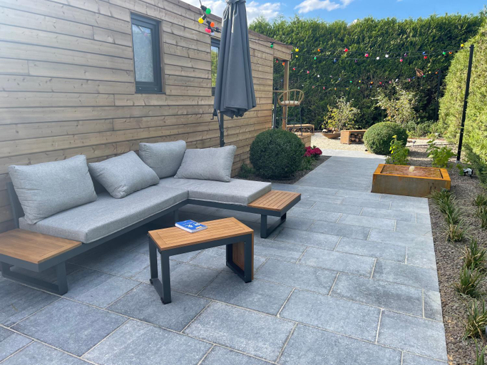 Others 4, Roulotte du puits avec jacuzzi et sauna privatif, Hainaut