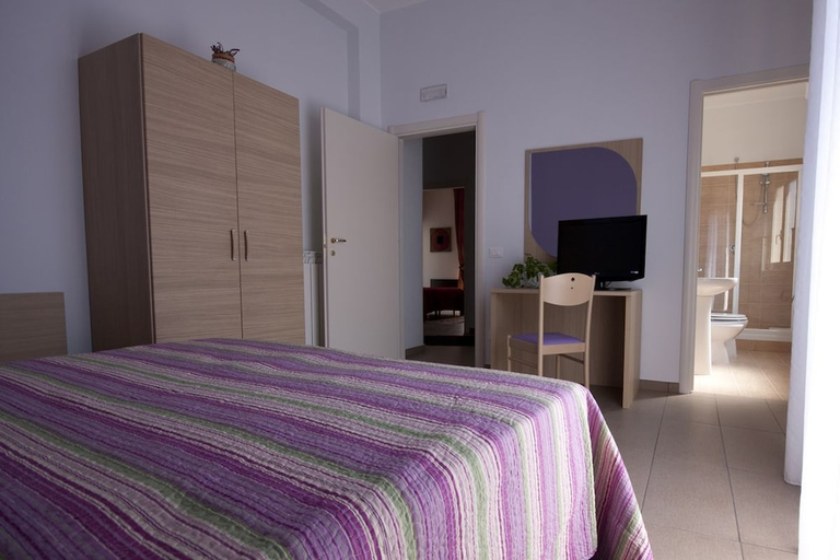 Bedroom 2, B&B Dietro al Massimo, Palermo