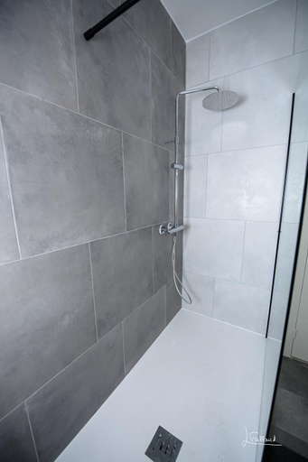 Bathroom 3, Le Happy - Epinal centre, Vosges