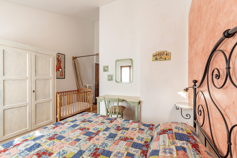 Room 3, Cornflower apt With Shared Pool, Perugia