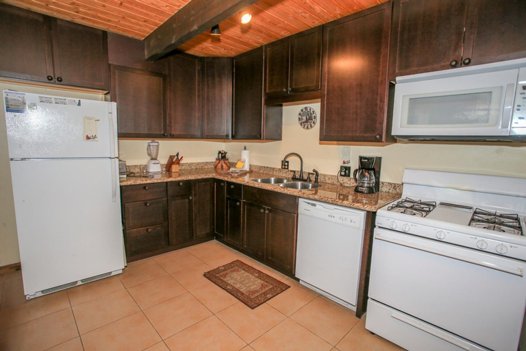 Dining Room 11